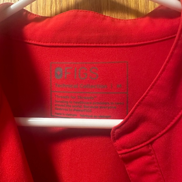 FIGS Rafaela Scrub Top - Picture 2 of 3